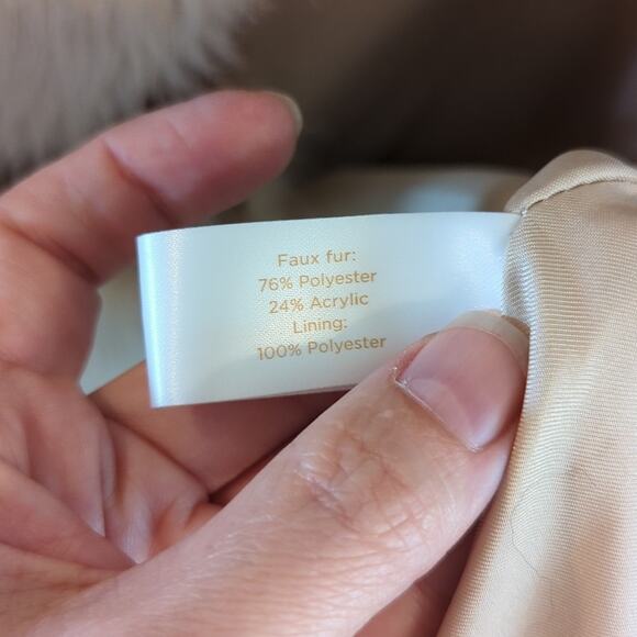 EUC Decree Faux Fur Vest, S - Picture 4 of 5